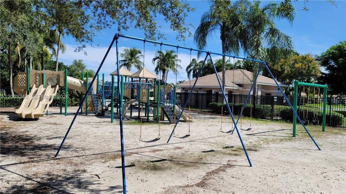 777 Tanglewood Circle, Weston, FL 33327 Photo 31