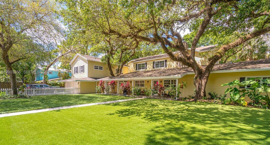 Property photo for 2221 SW 28th Way, Fort Lauderdale, FL