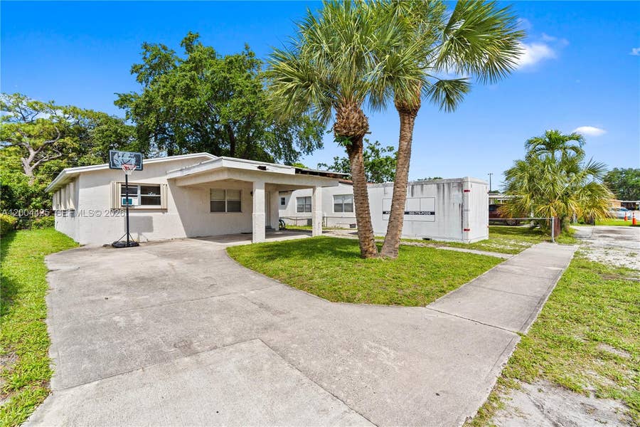 Property photo for 723 NW 15th Terrace, Fort Lauderdale, FL