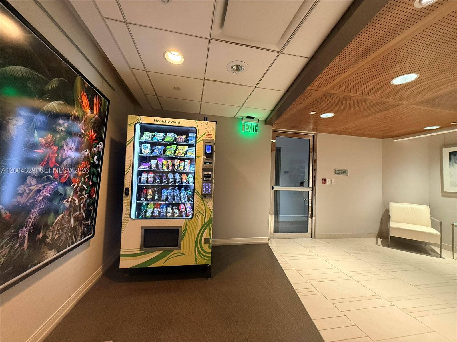 333 Las Olas Way, #304, Fort Lauderdale, FL 33301 Convenient snack machine just outside the expansive 10,000 square-foot gym, perfect for a quick boost after your workout!