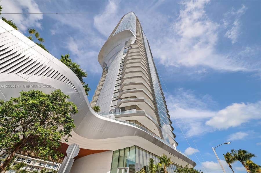 Property photo for 175 SE 25 Road, #2604, Miami, FL
