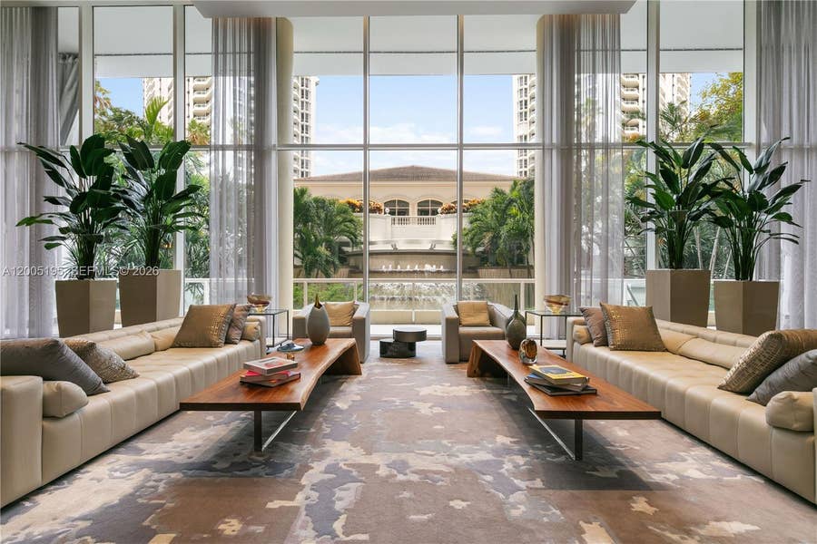 Property photo for 21150 Point Place, #LPH 2902, Aventura, FL