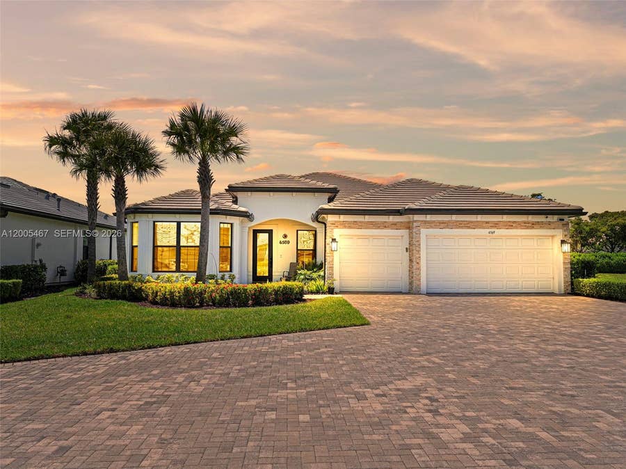 Property photo for 4569 N Silverwood Lane, Oakland Park, FL