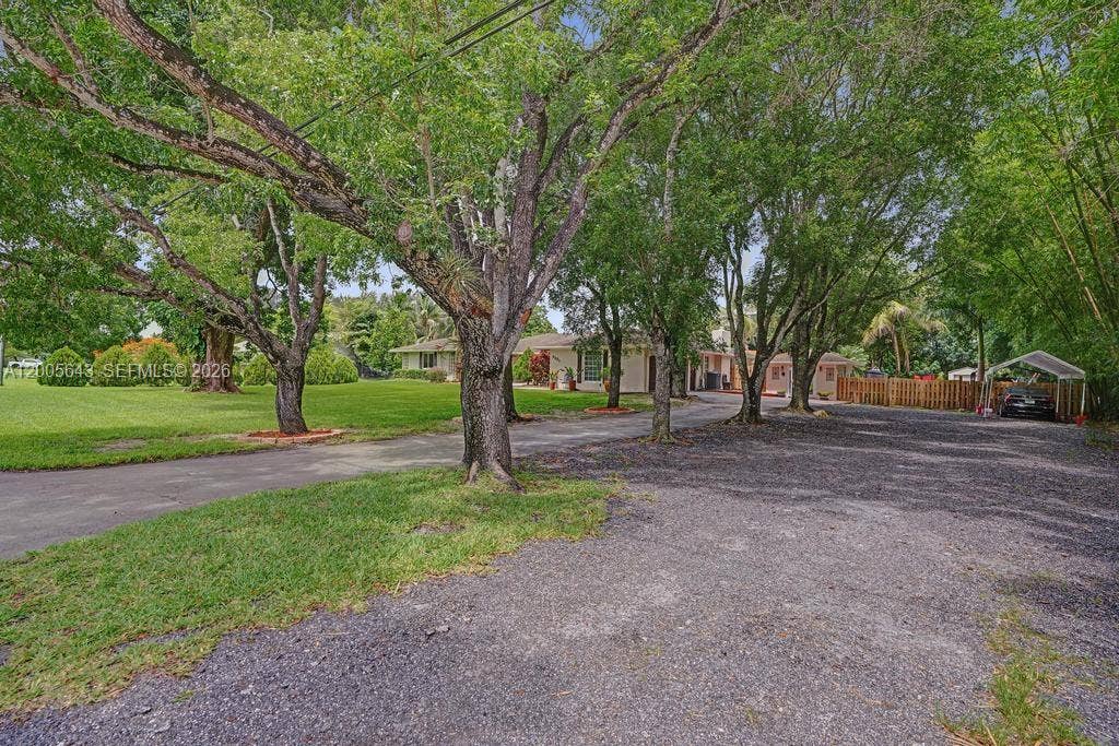 4981 SW 186th Avenue, Southwest Ranches, FL 33332 300 ft long double wide driveway
