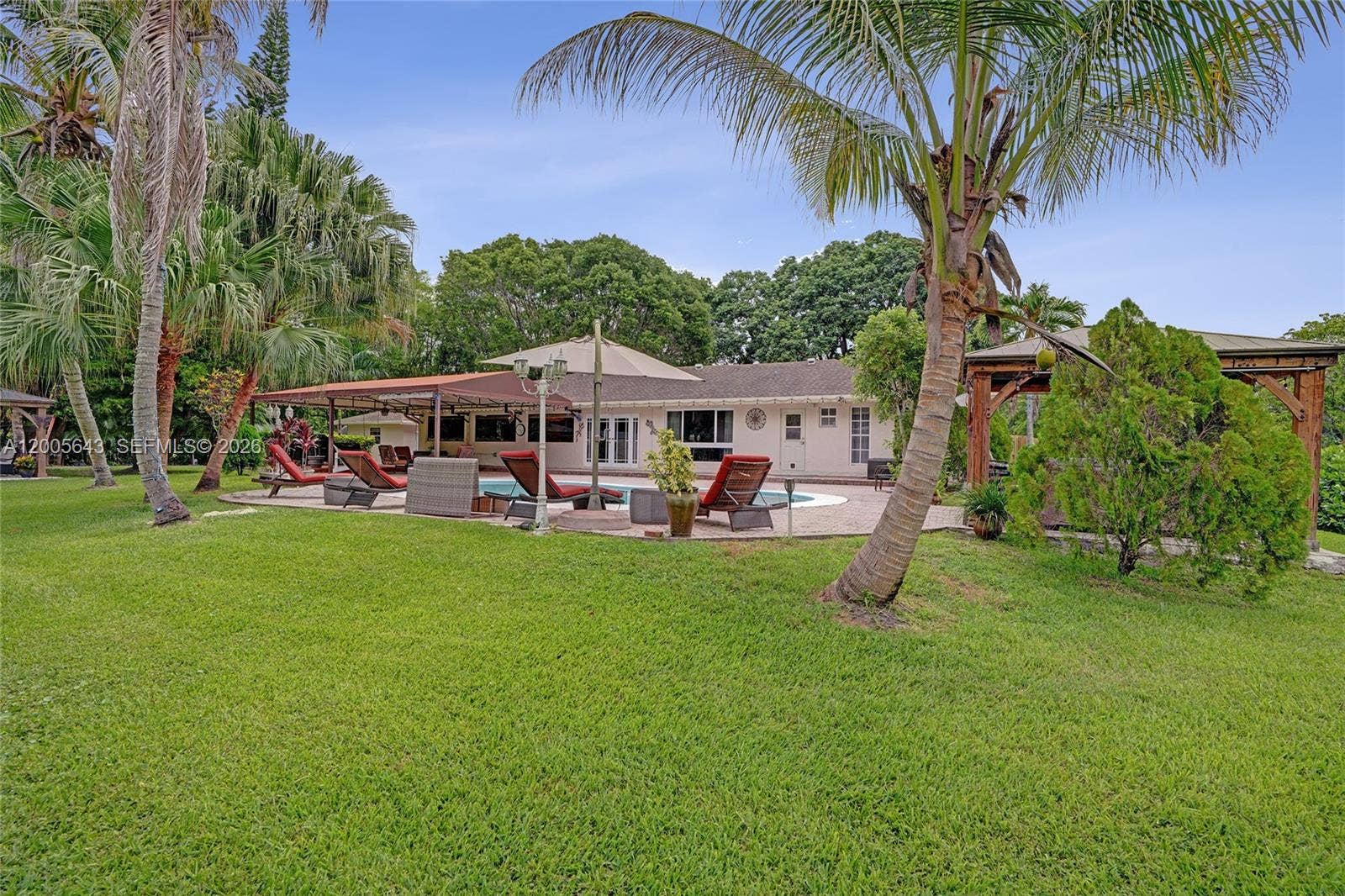 4981 SW 186th Avenue, Southwest Ranches, FL 33332 Spacious, private backyard
