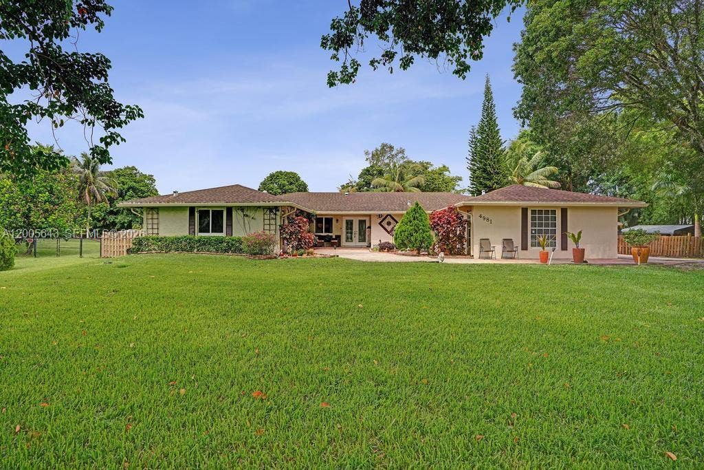 4981 SW 186th Avenue, Southwest Ranches, FL 33332 Very private location