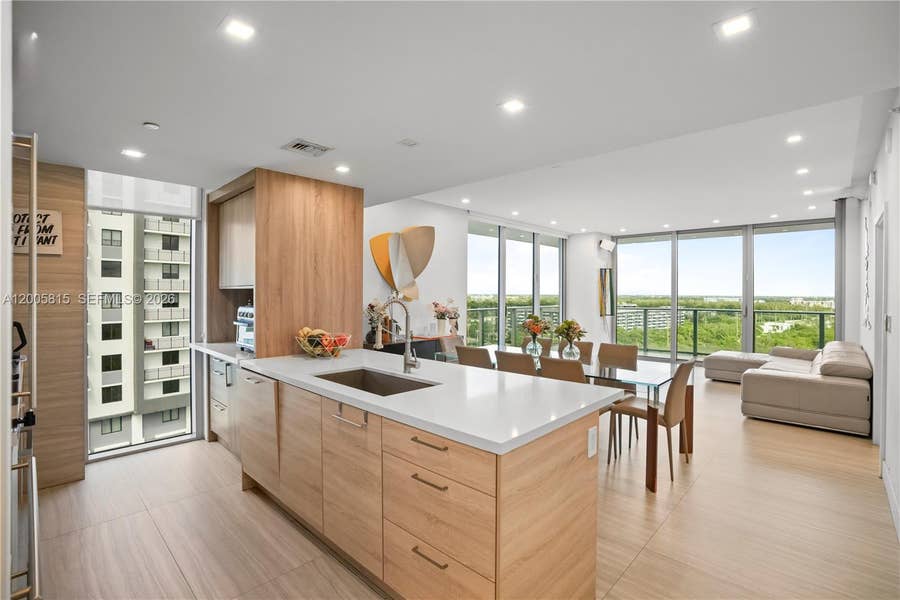 Property photo for 16385 Biscayne Boulevard, #1601+2 Parkings, North Miami Beach, FL