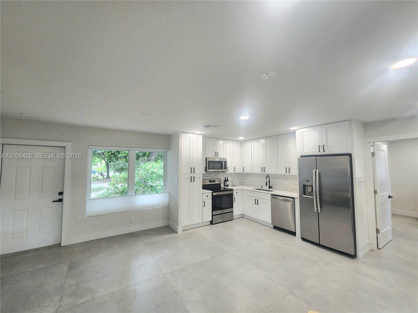 141 NE 30th Street, Wilton Manors, FL 33334 Photo 3