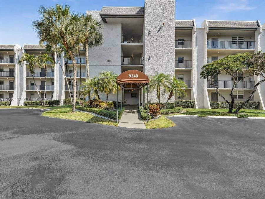 Property photo for 9340 Lagoon Place, #303, Davie, FL