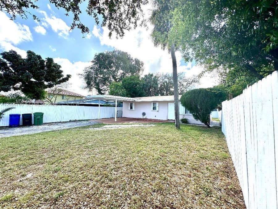 Property photo for 525 NW 15th Terrace, Fort Lauderdale, FL