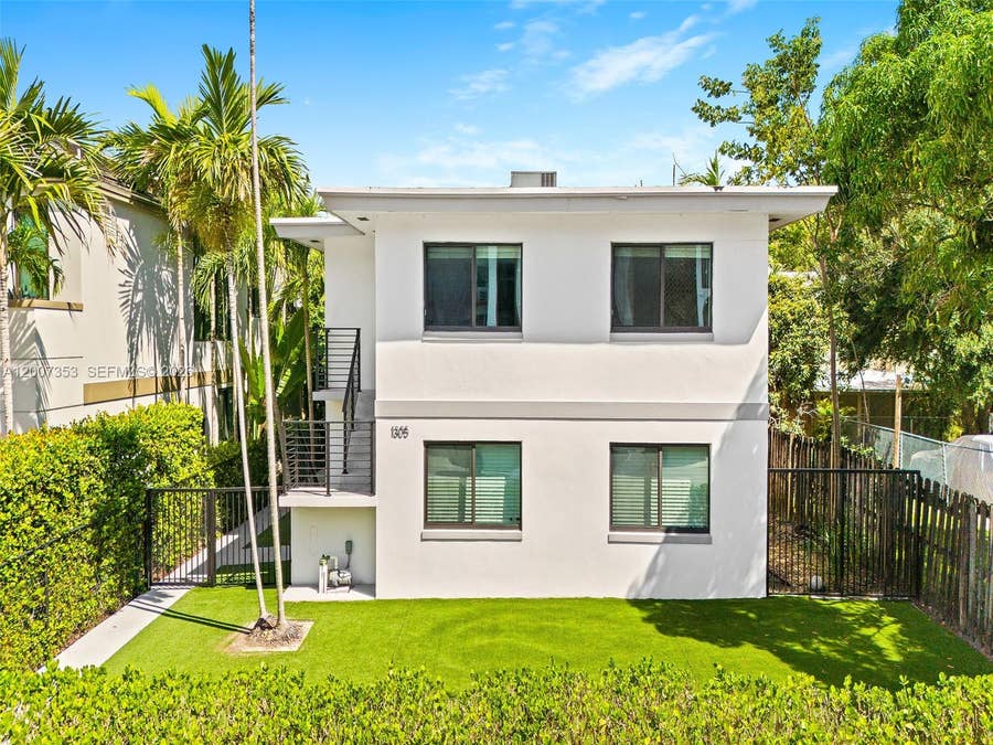 Property photo for 1305 SE 1st Street, Fort Lauderdale, FL