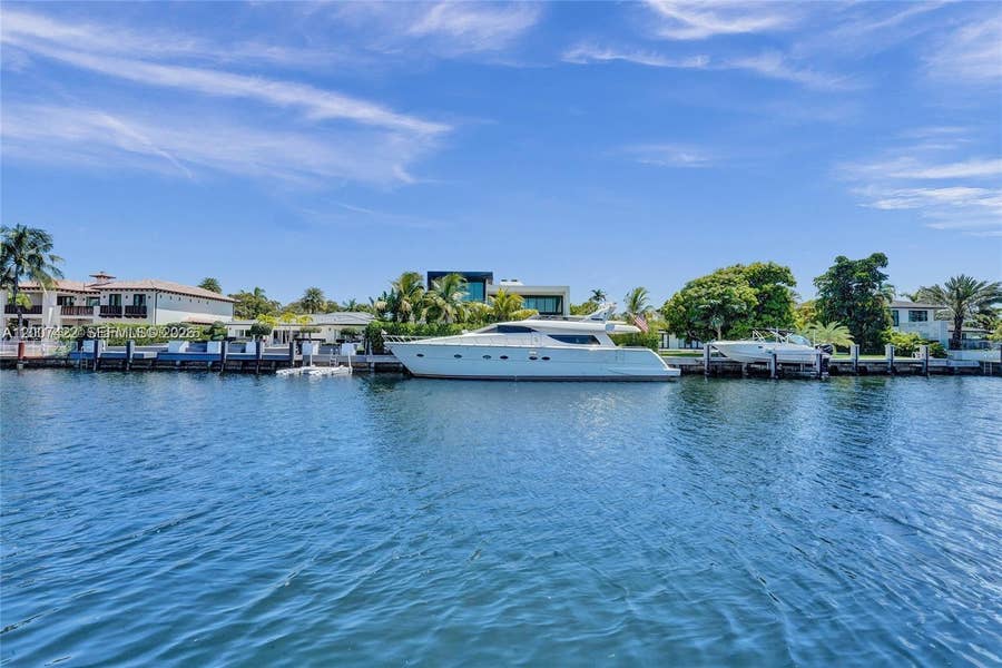 Property photo for 455 Paradise Isle Boulevard, #104, Hallandale Beach, FL