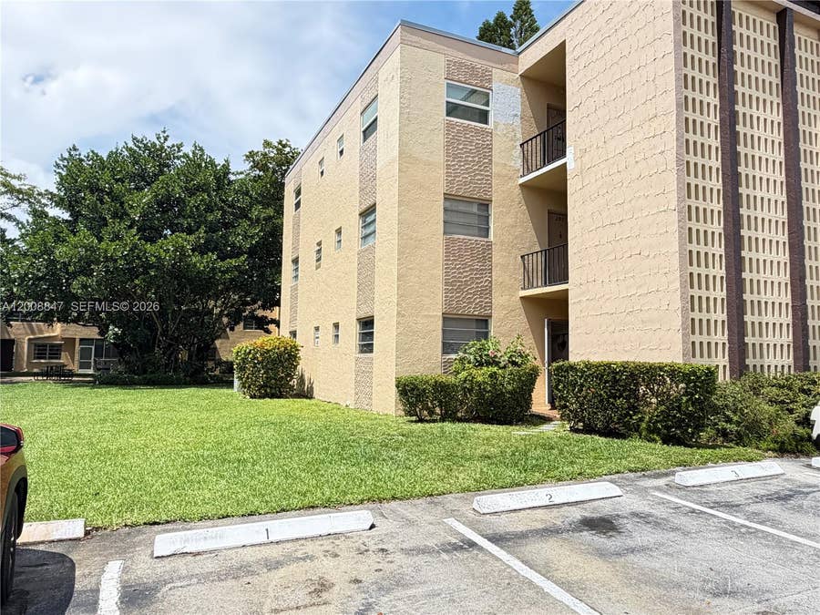 Property photo for 101 Berkley Road, #101, Hollywood, FL
