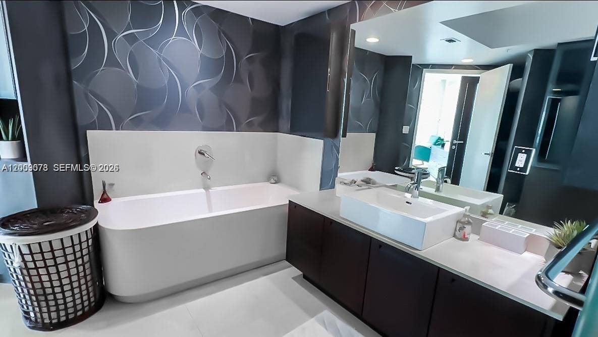 200 SE Sunny Isles Boulevard, #2-1205, Sunny Isles Beach, Sunny Isles Beach, FL 33160 Photo 18
