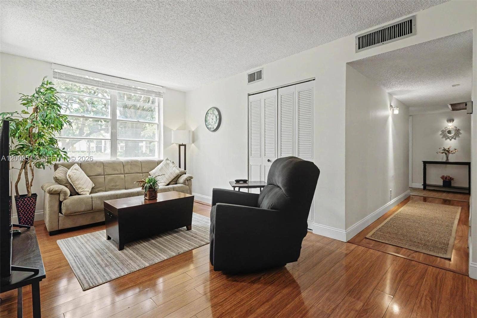 9340 Lagoon Place, #110, Davie, FL 33324 Photo 6