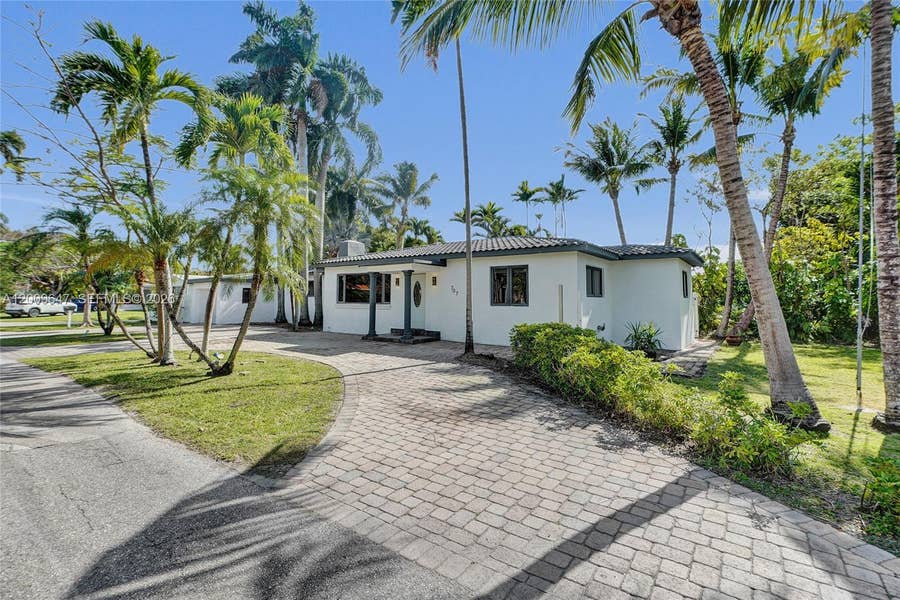 Property photo for 707 N 13 Avenue, Hollywood, FL