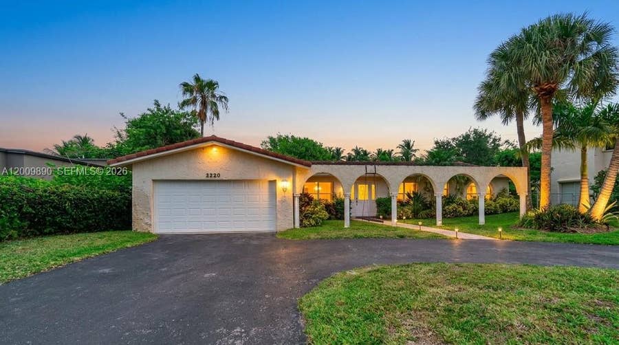 Property photo for 620 Lake Dasha Circle, Plantation, FL