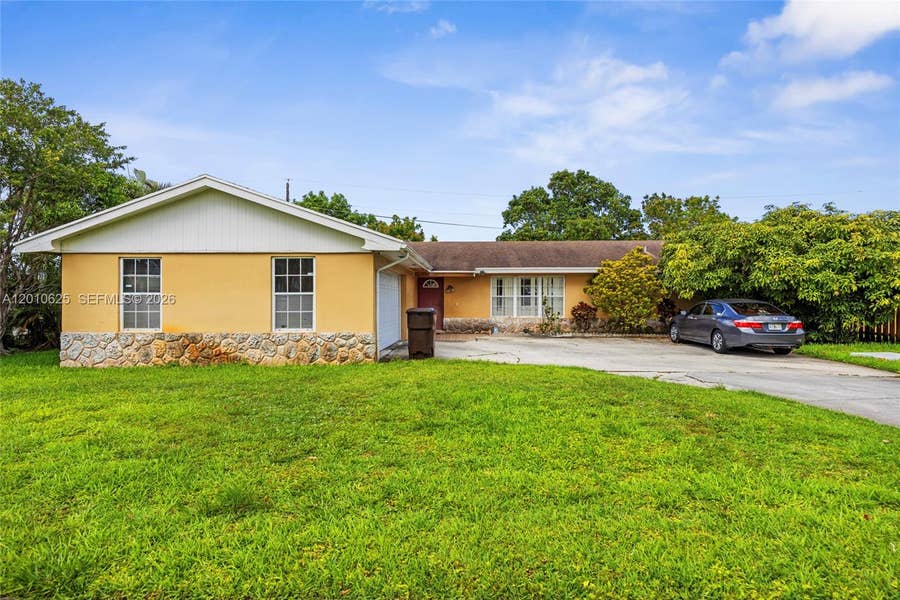 Property photo for 1831 Hiltonia Circle, West Palm Beach, FL