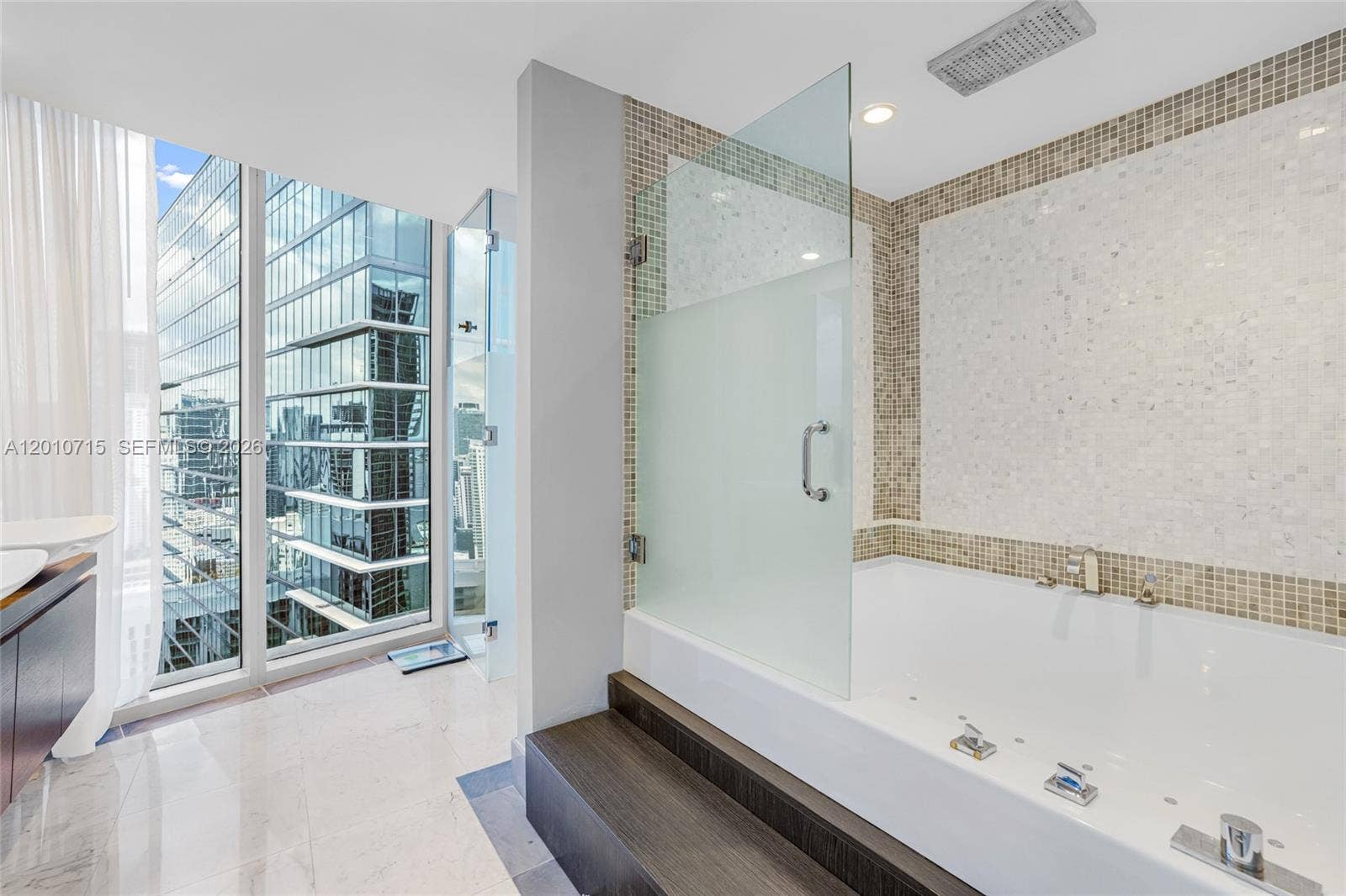 200 Biscayne Boulevard Way, #4401, Miami, FL 33131 Photo 18