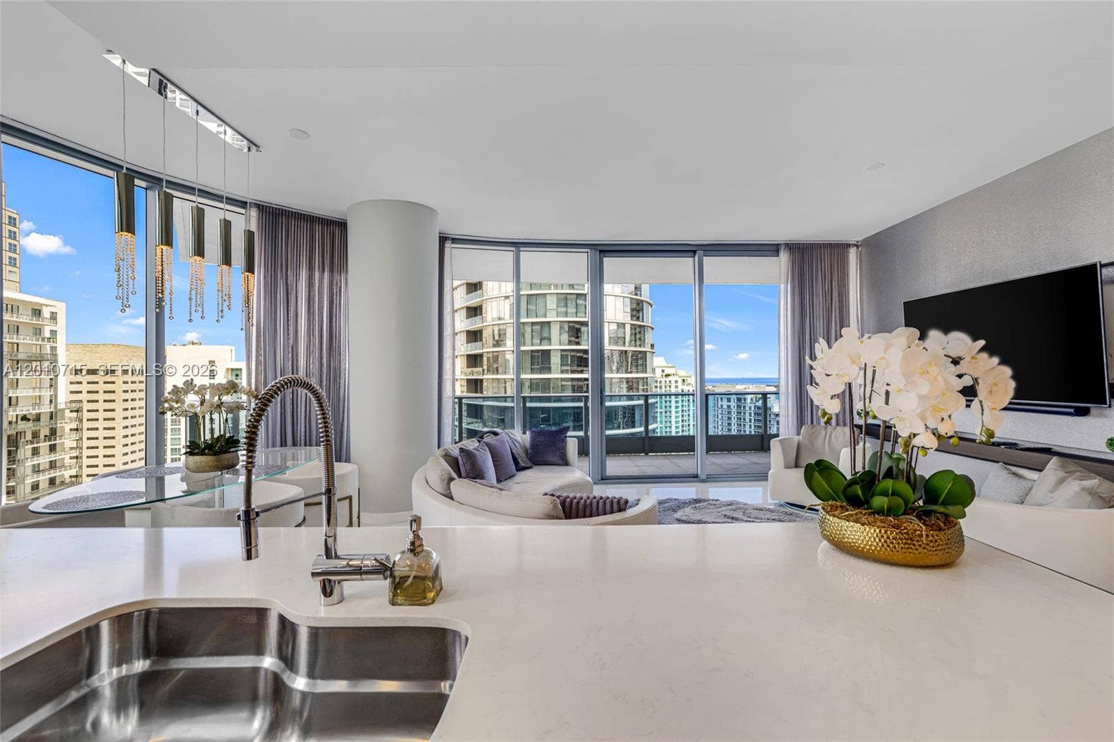 200 Biscayne Boulevard Way, #4401, Miami, FL 33131 Photo 5