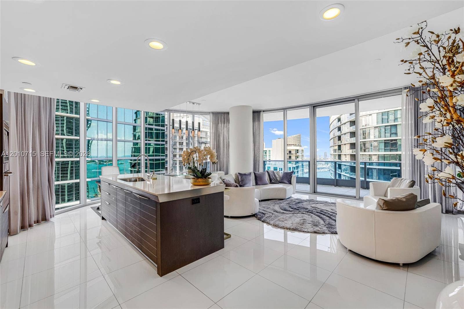 200 Biscayne Boulevard Way, #4401, Miami, FL 33131 Photo 3