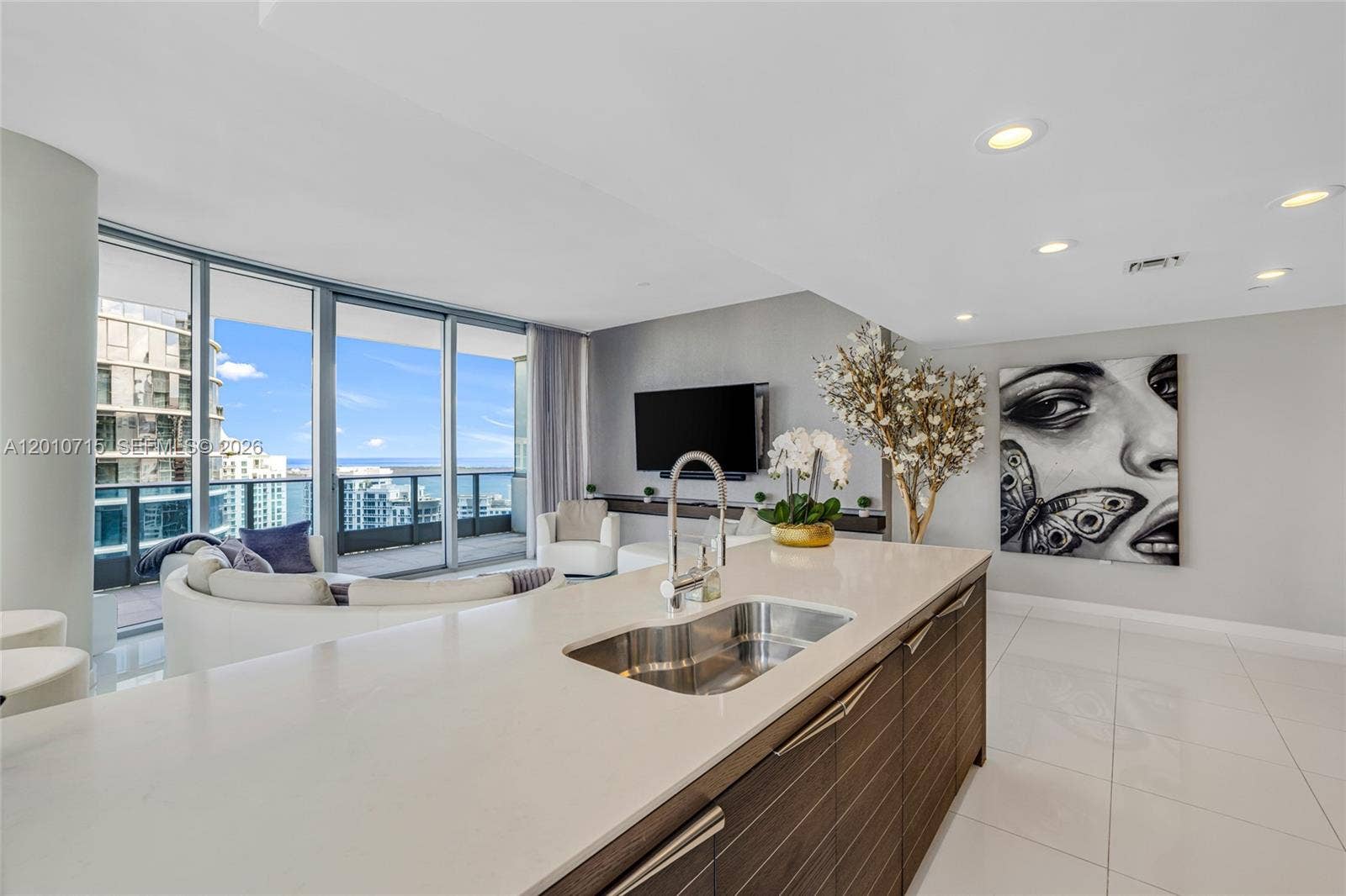 200 Biscayne Boulevard Way, #4401, Miami, FL 33131 Photo 6