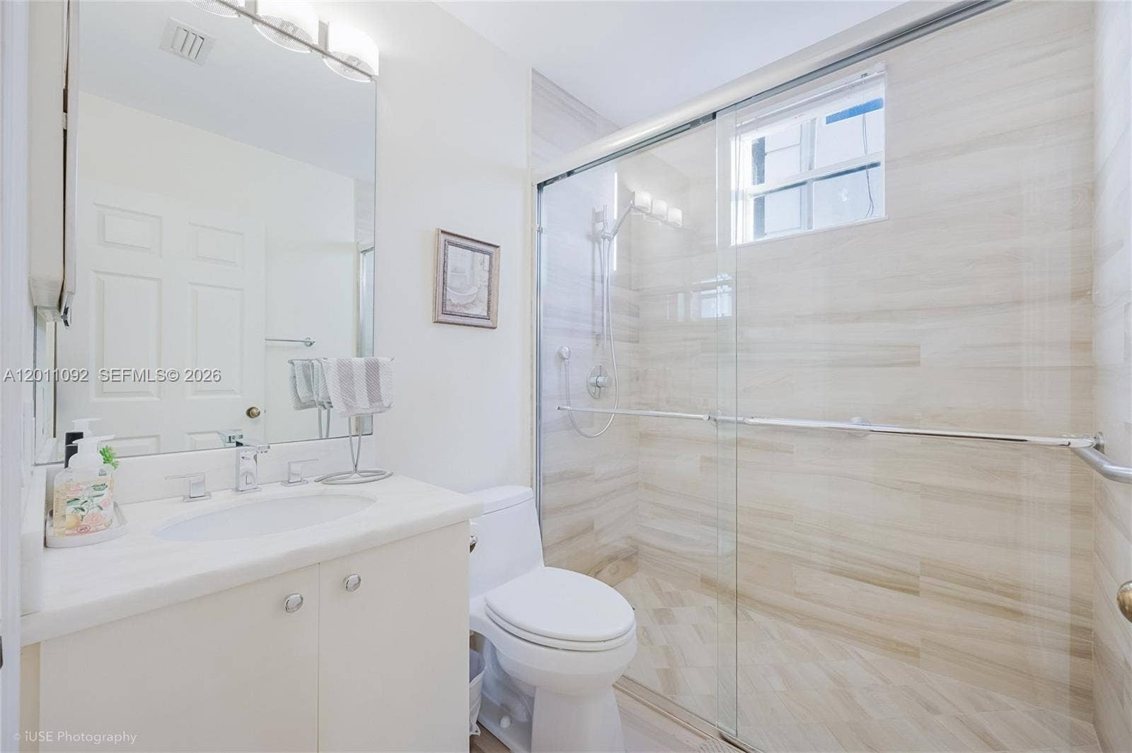 4394 Fox Ridge Drive, Weston, FL 33331 Downstairs Bathroom