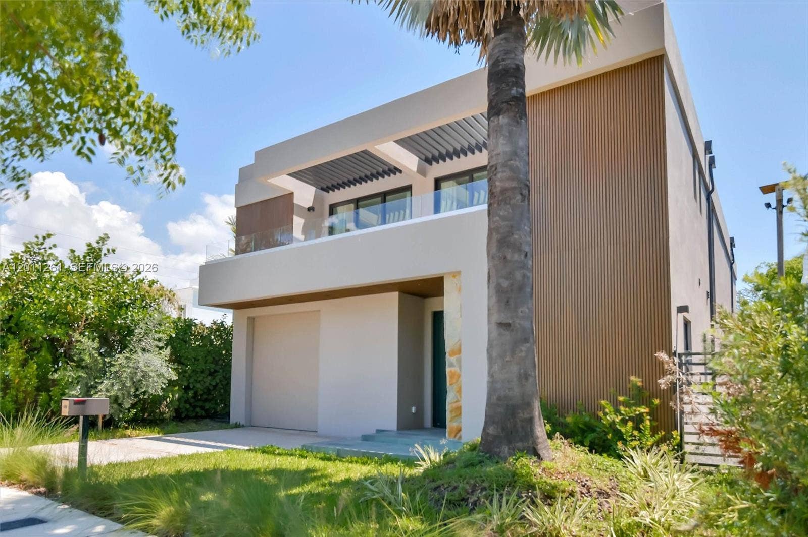 135 SW 29th Road, Miami, FL 33129 Photo 4