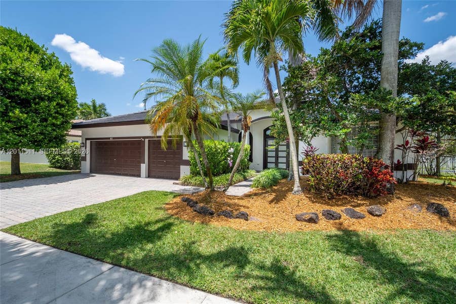 Property photo for 812 Regal Cove Road, Weston, FL