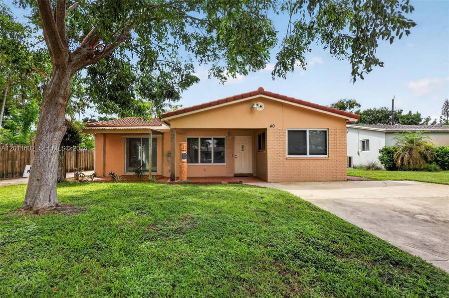 Property photo for 40 SE 8th Street, Dania Beach, FL