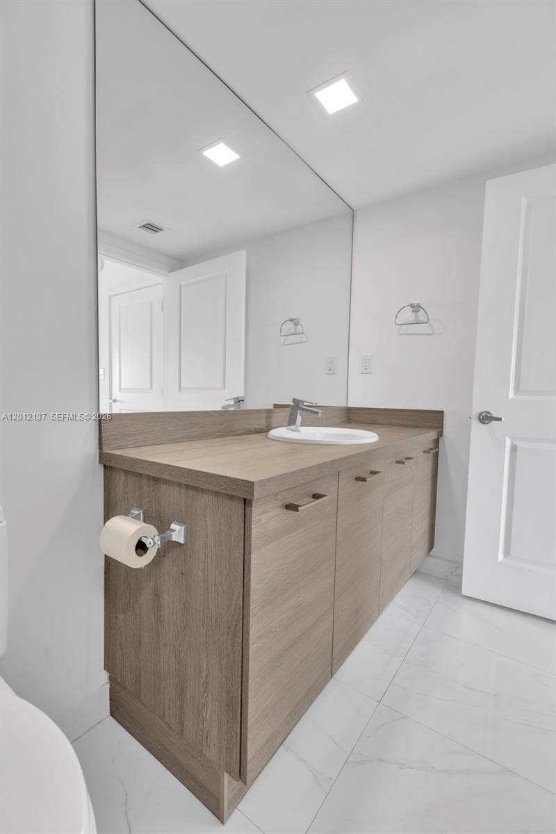 400 Sunny Isles Boulevard, #1903, Sunny Isles Beach, Sunny Isles Beach, FL 33160 Photo 25