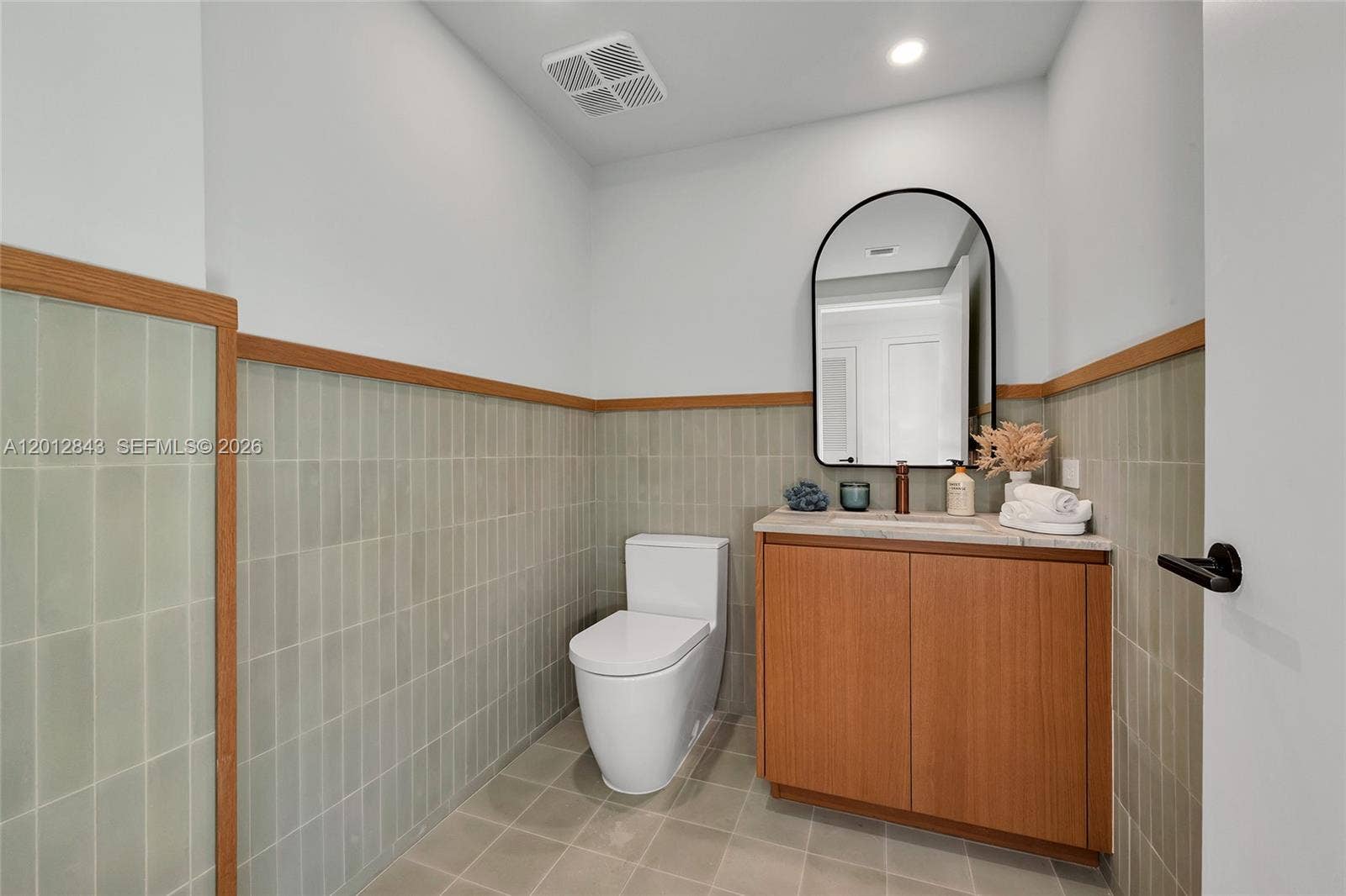 1176 97th Street, #809, Bay Harbor Islands, FL 33154 Photo 27