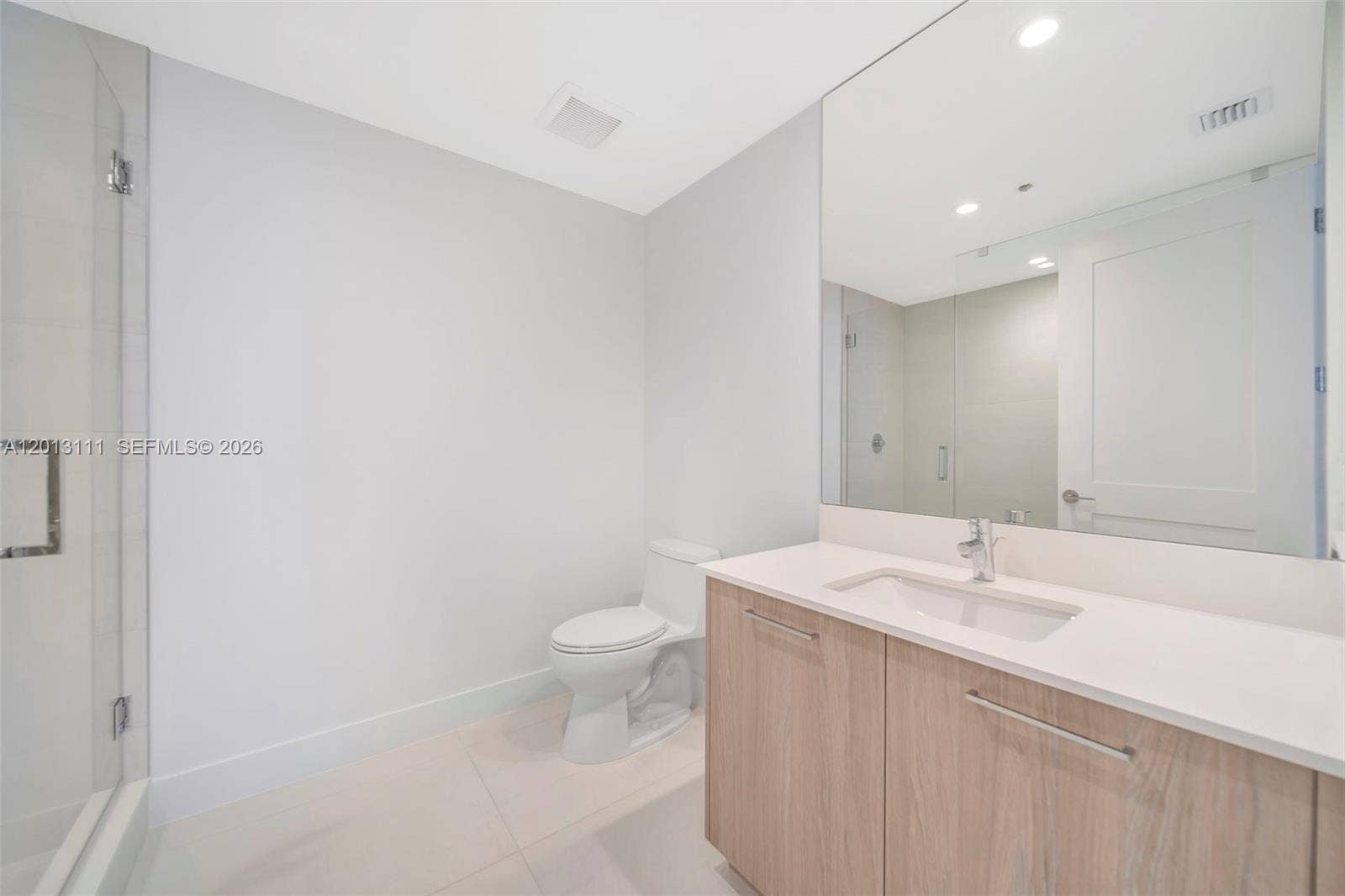 153 N Seabreeze Boulevard, #801, Fort Lauderdale, Fort Lauderdale, FL 33304 3rd full bath in den