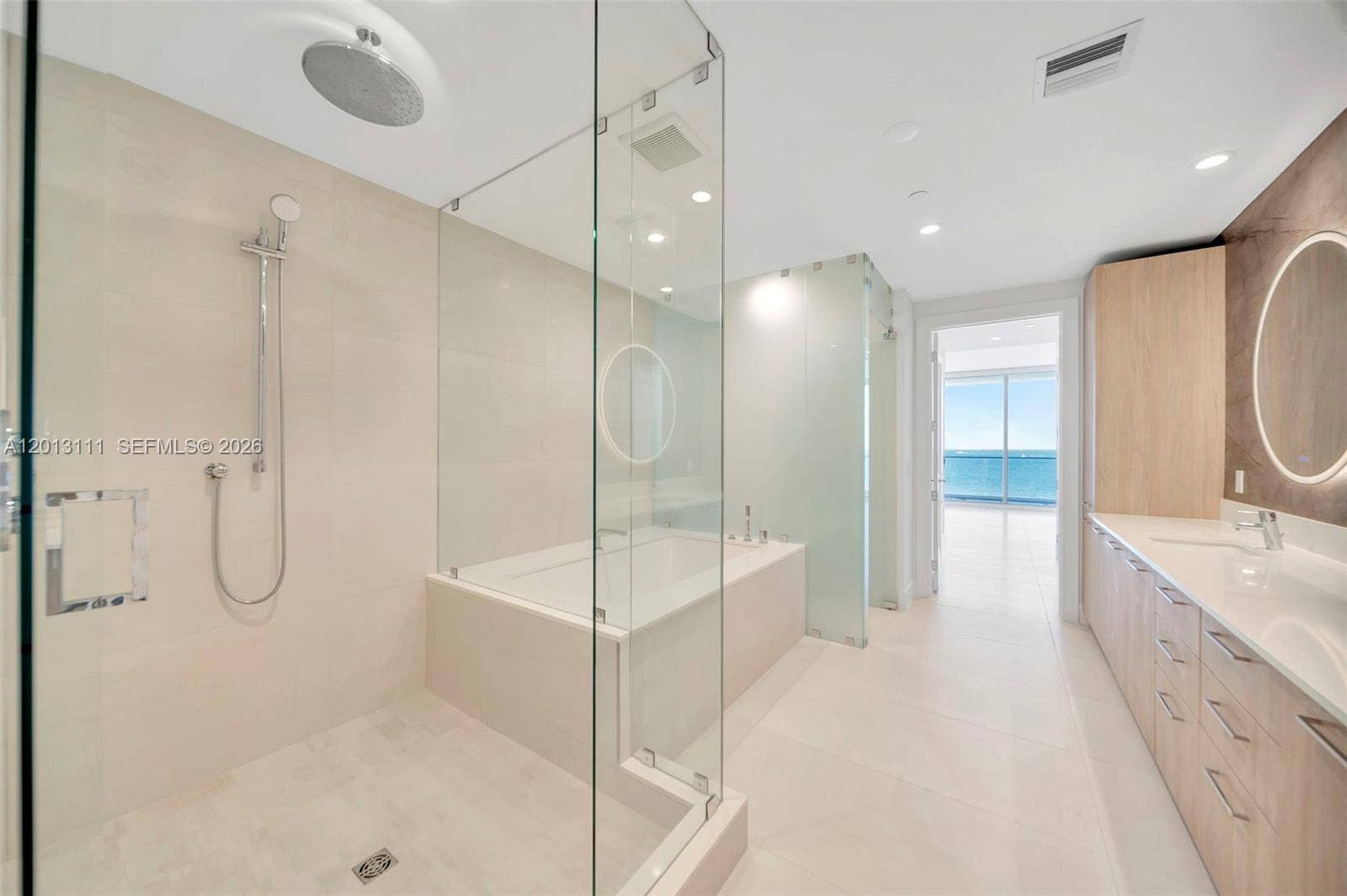 153 N Seabreeze Boulevard, #801, Fort Lauderdale, Fort Lauderdale, FL 33304 best bathroom ocean views.