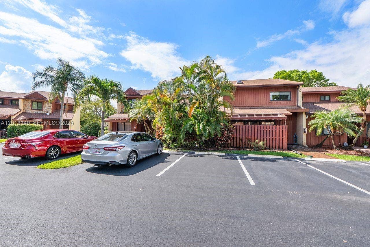 462 SE 14th Street, Dania Beach, FL 33004 Unit has 2 spaces, and ample guest parking