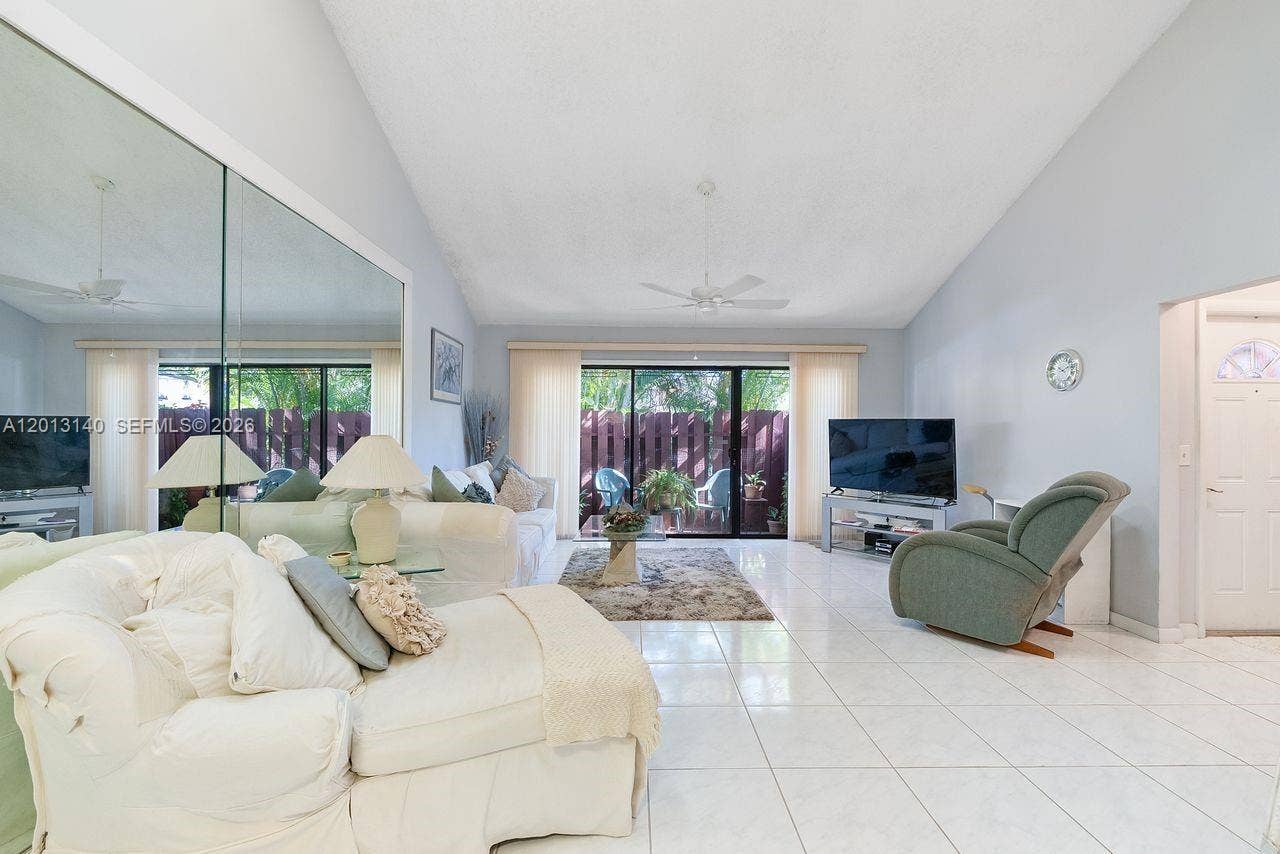 462 SE 14th Street, Dania Beach, FL 33004 Photo 3