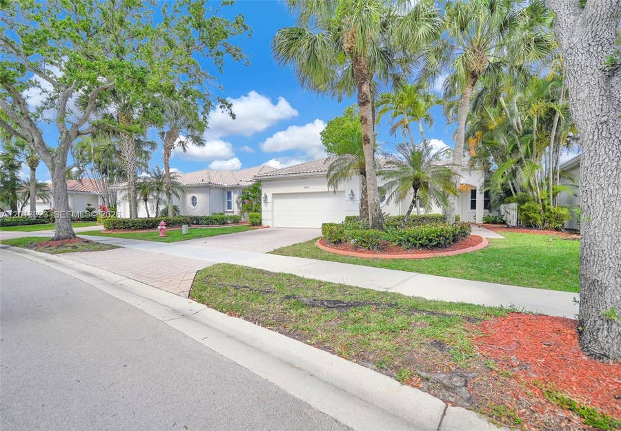 Property photo for 2553 Bay Pointe Drive, Weston, FL