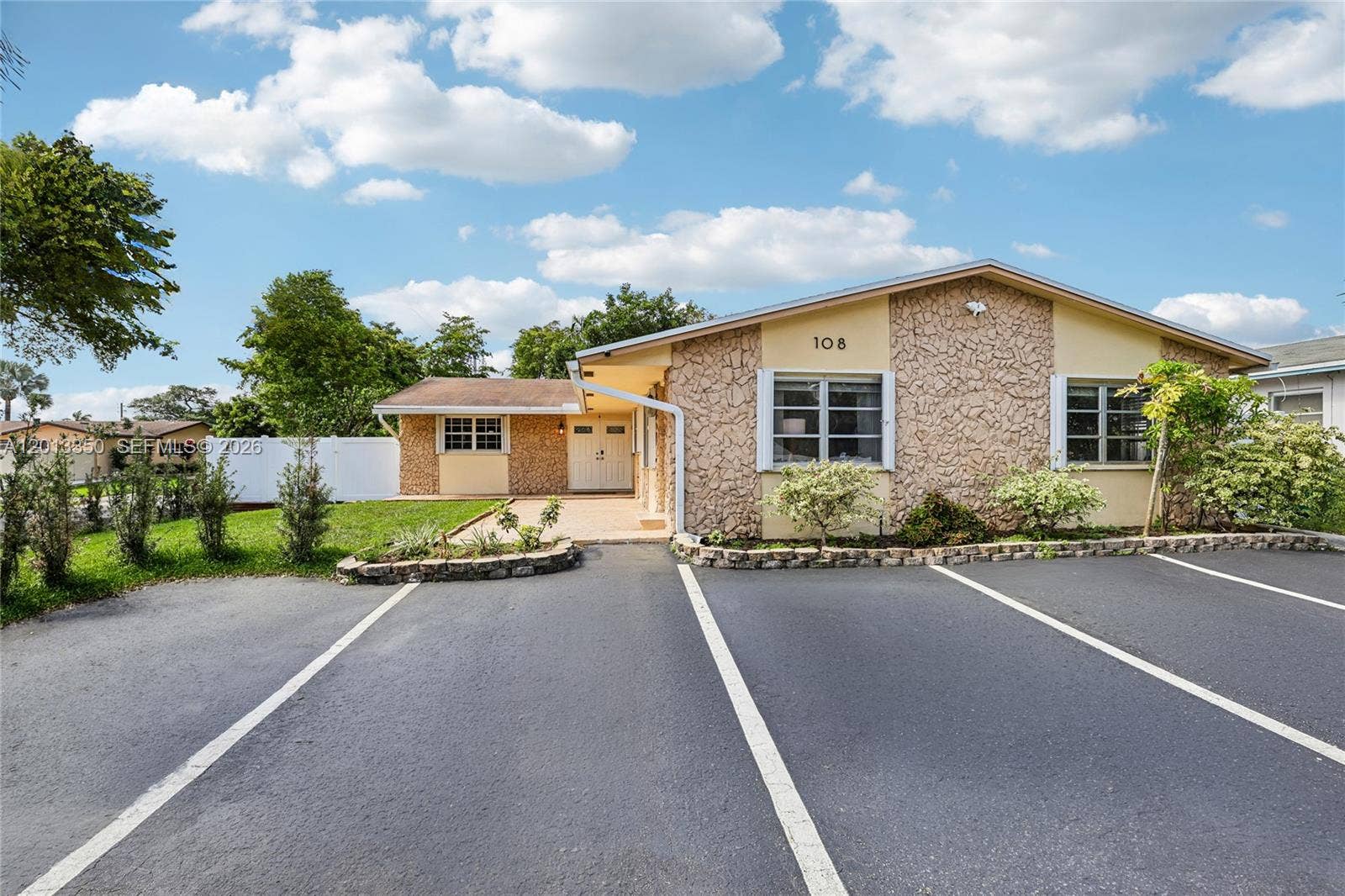 108 SE 4Th Ter, Dania Beach, FL 33004