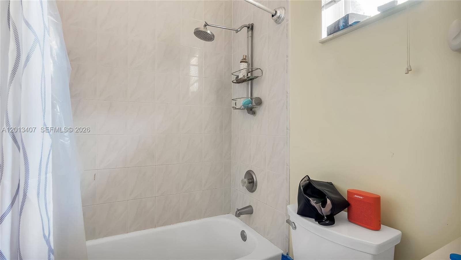 16101 NW 79th Court, Miami Lakes, FL 33016 Jack & Jill bathroom