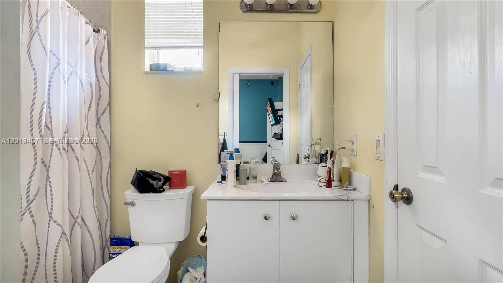 16101 NW 79th Court, Miami Lakes, FL 33016 Jack & Jill bathroom