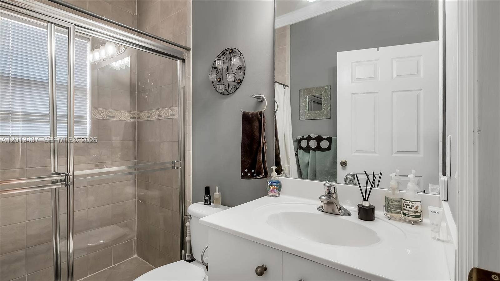 16101 NW 79th Court, Miami Lakes, FL 33016 First floor full bathroom