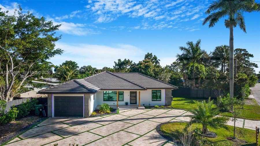 Property photo for 2406 Gulfstream Lane, Fort Lauderdale, FL