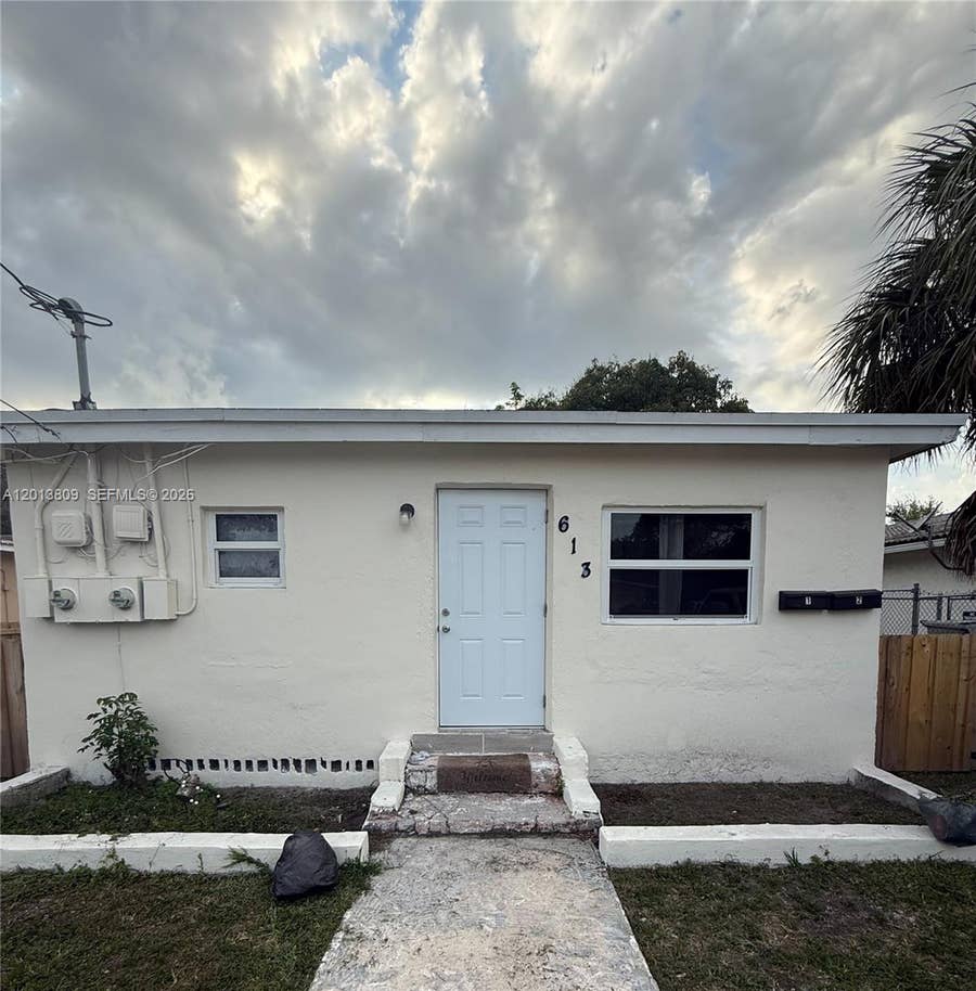 Property photo for 613 NW 15th Avenue, #1-E, Pompano Beach, FL