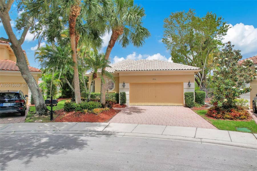 Property photo for 2456 Bay Isle Court, Weston, FL