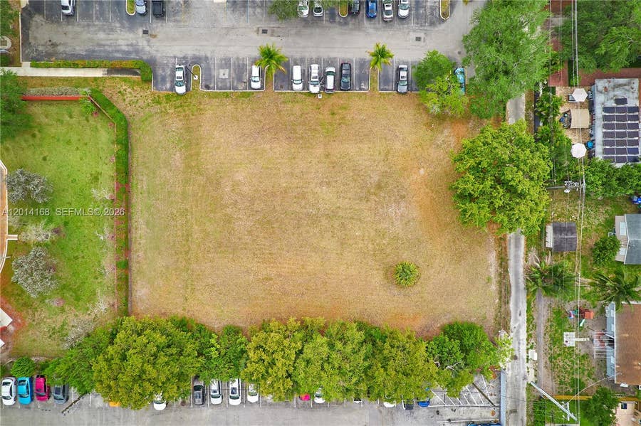 Property photo for 61 N Avenue, Hollywood, FL