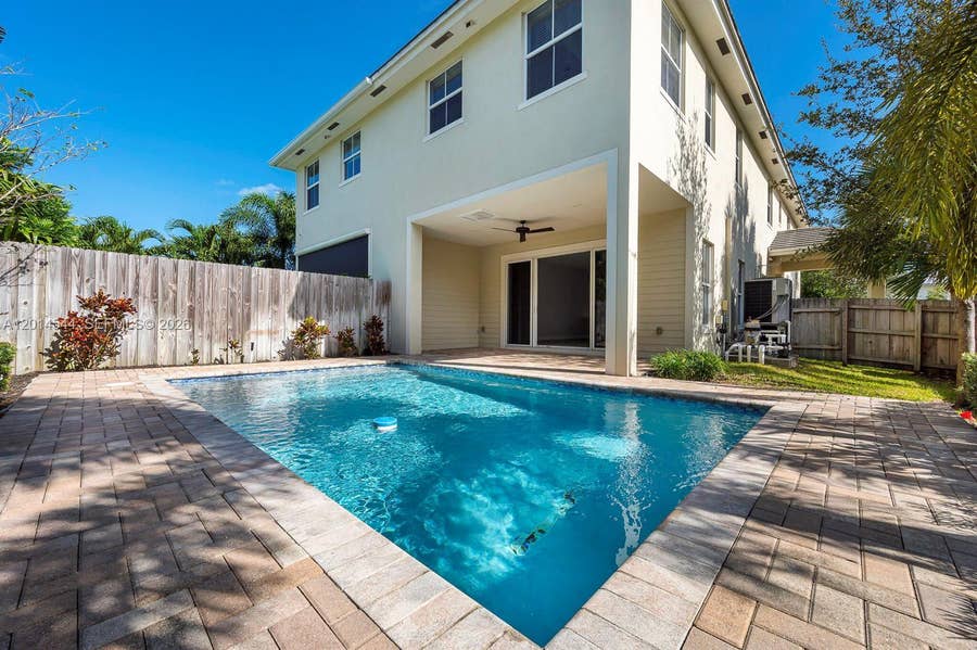 Property photo for 1031 NE 13th Avenue, Fort Lauderdale, FL