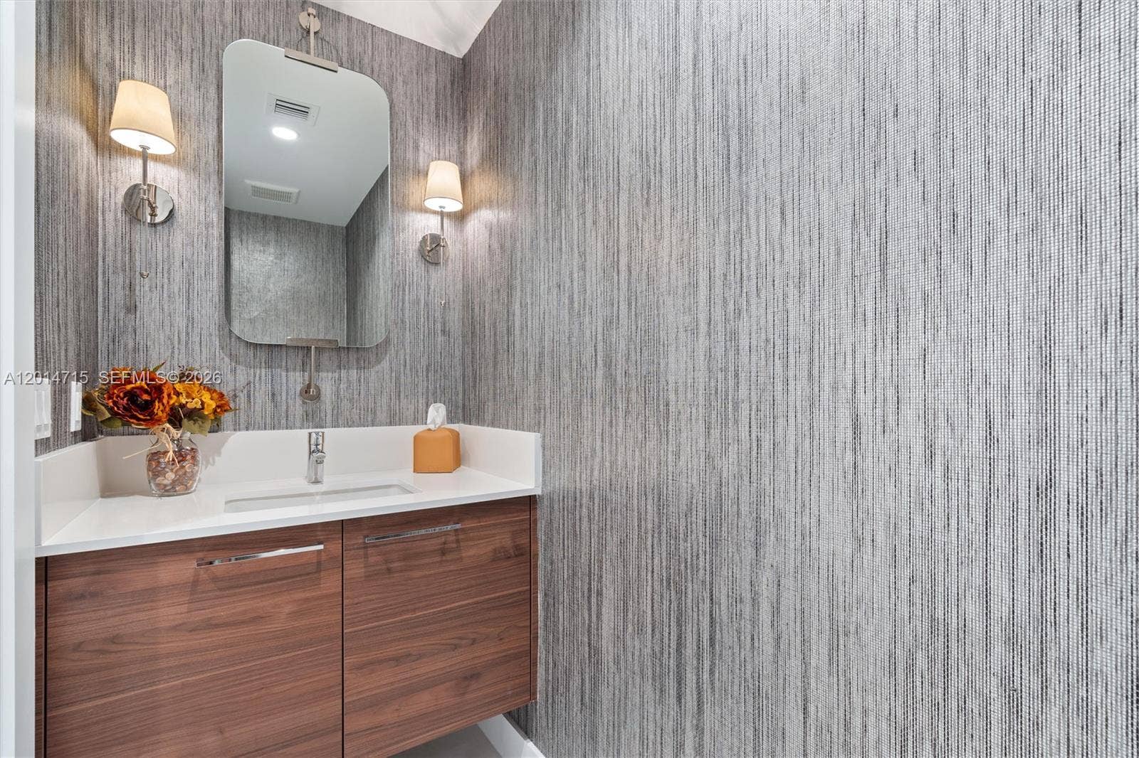 100 E Las Olas Boulevard, #4203, Fort Lauderdale, FL 33301 Powder Room