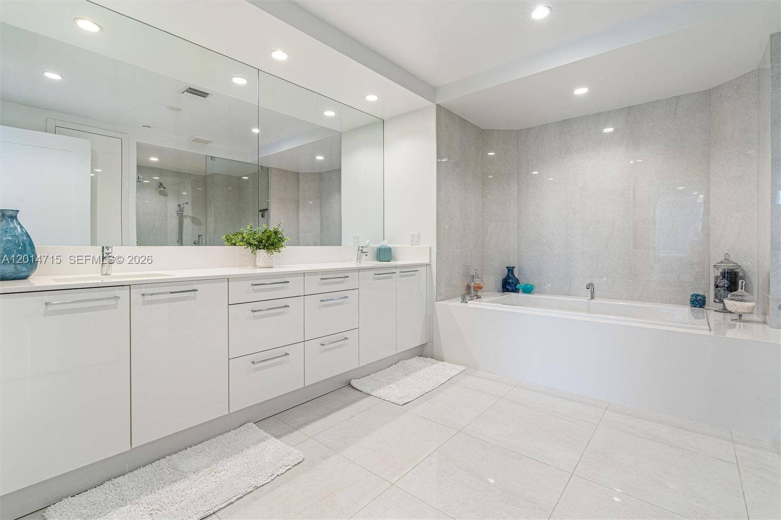100 E Las Olas Boulevard, #4203, Fort Lauderdale, FL 33301 Photo 17