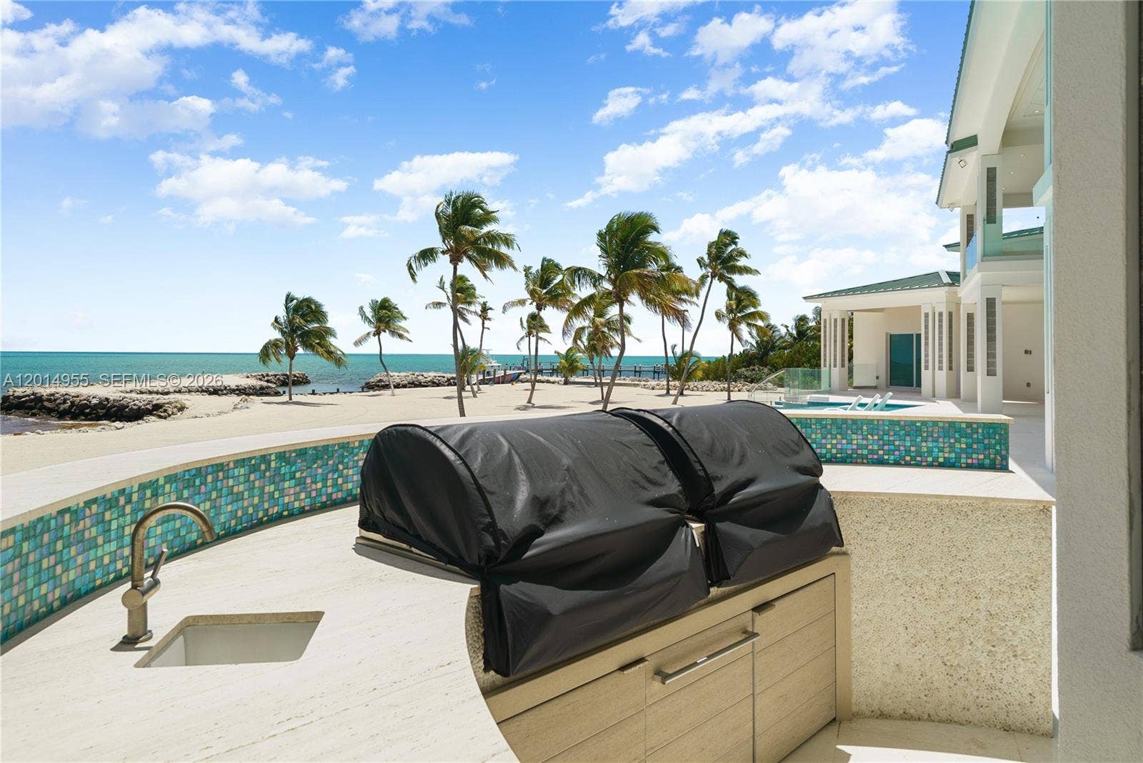 88845 Old Highway, Tavernier, FL 33070 Built in summer kitchen