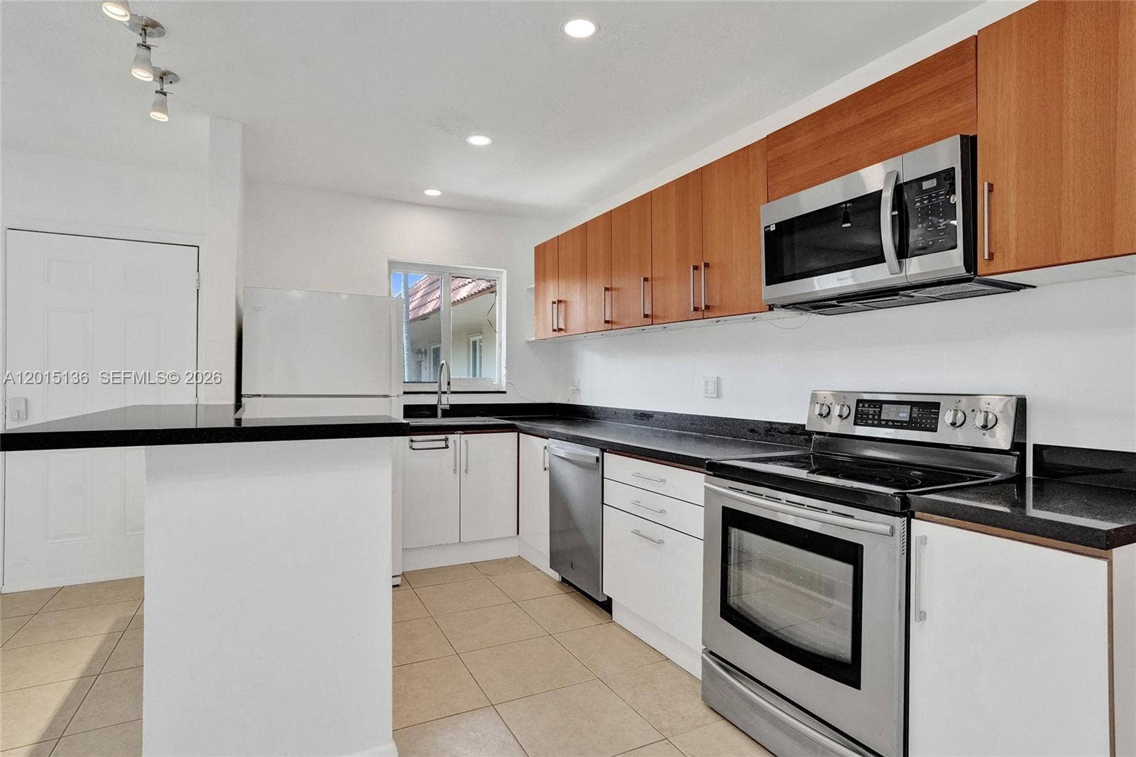 3050 NE 5th Terrace, #13, Wilton Manors, FL 33334 Photo 12